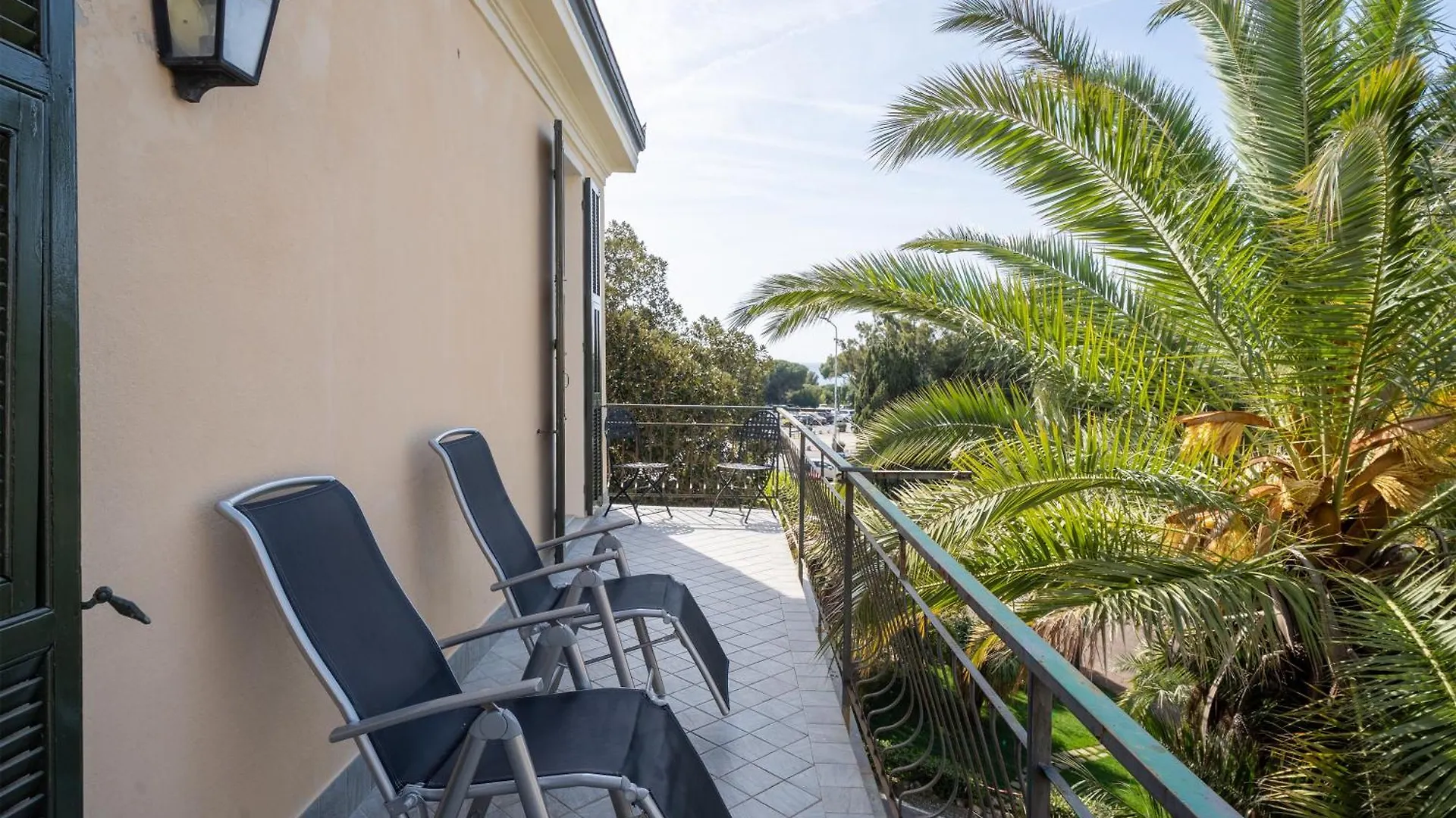 Il Veliero, Sea View Apartment Bordighera 0*,  Italy